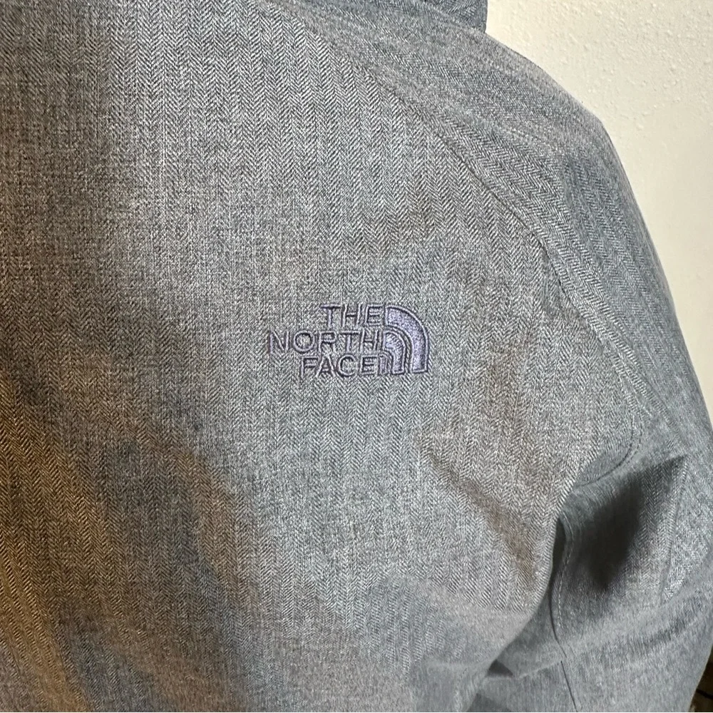 The North Face Parka - Picture 3 of 12